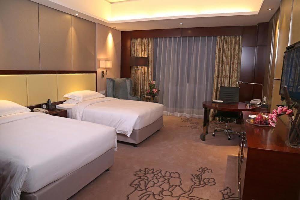 Guangzhou ChangFeng Gloria Plaza Hotel Bagian luar foto