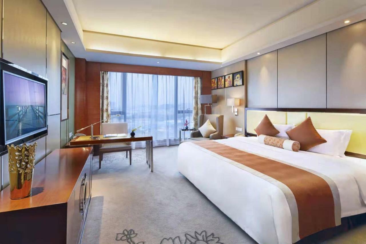 Guangzhou ChangFeng Gloria Plaza Hotel Bagian luar foto